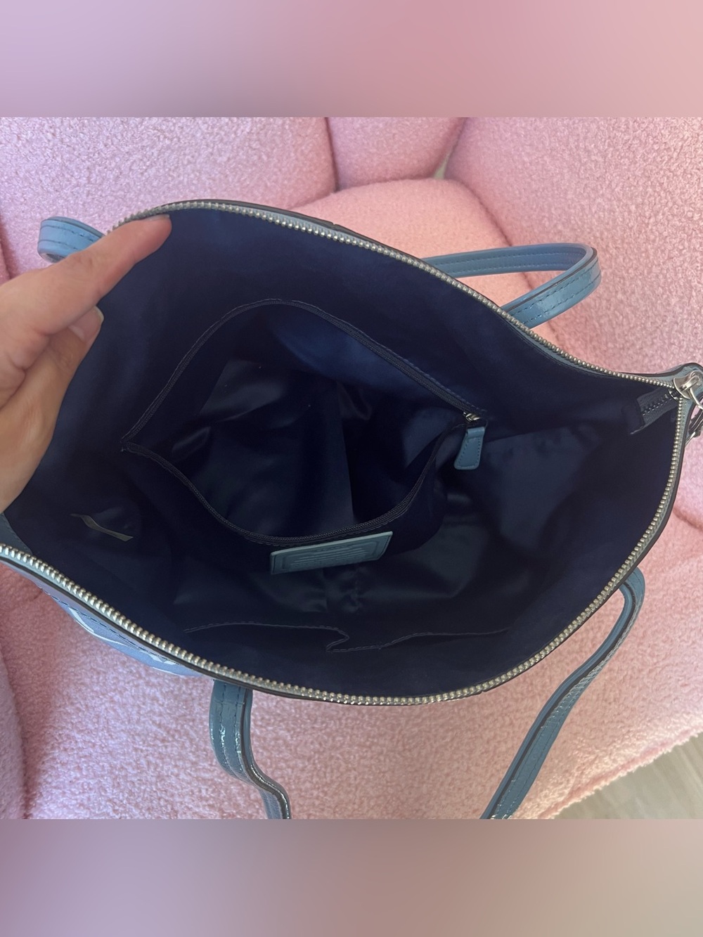 Coach Laura Signature Tote - Picture 6 of 8